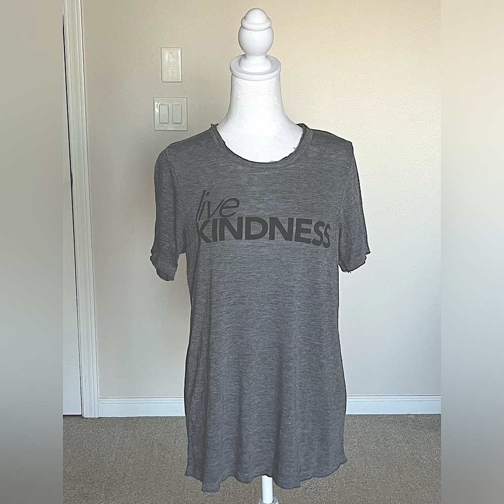 NWT Chaser Live Kindness Short Sleeve T-Shirt Size Medium